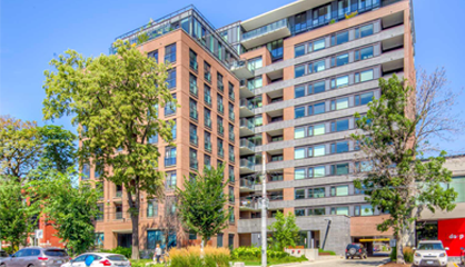 400 Wellington West